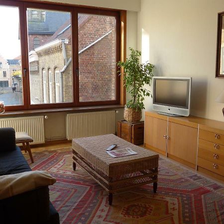 Belarte Framing Shop, Spacious Apartment With Garage In The Heart Of Ieper Luaran gambar