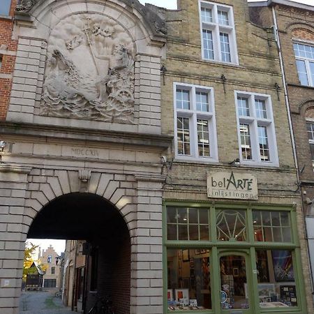 Belarte Framing Shop, Spacious Apartment With Garage In The Heart Of Ieper Luaran gambar