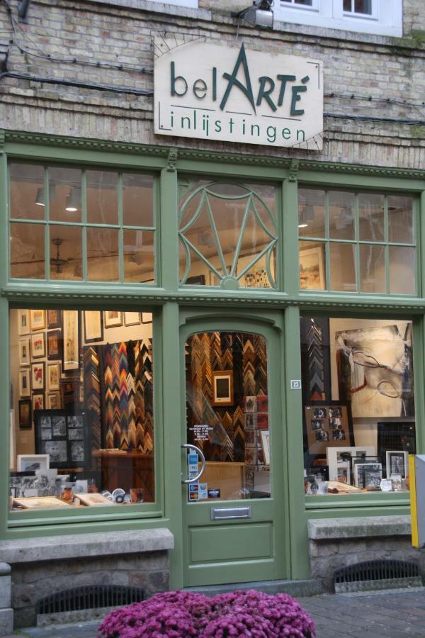 Belarte Framing Shop, Spacious Apartment With Garage In The Heart Of Ieper Luaran gambar