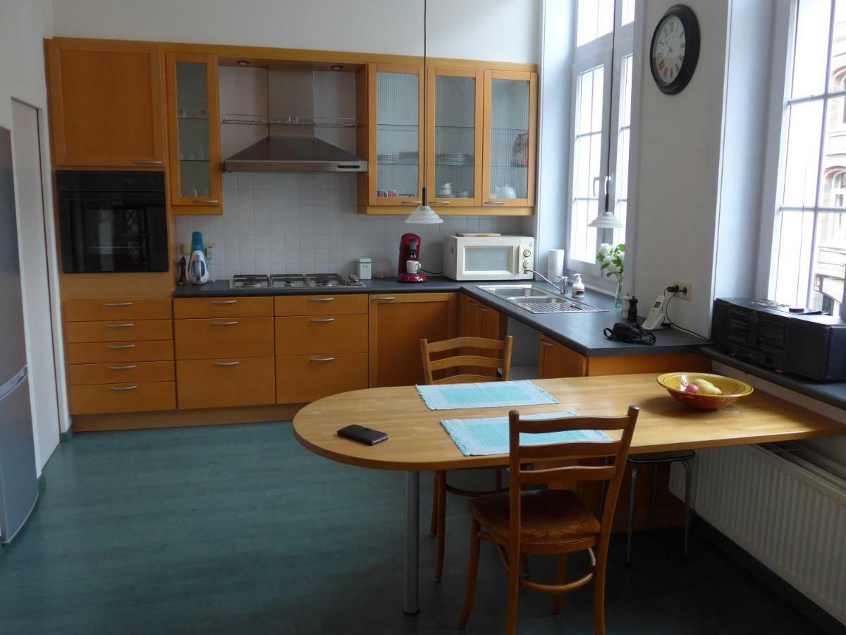 Belarte Framing Shop, Spacious Apartment With Garage In The Heart Of Ieper Luaran gambar